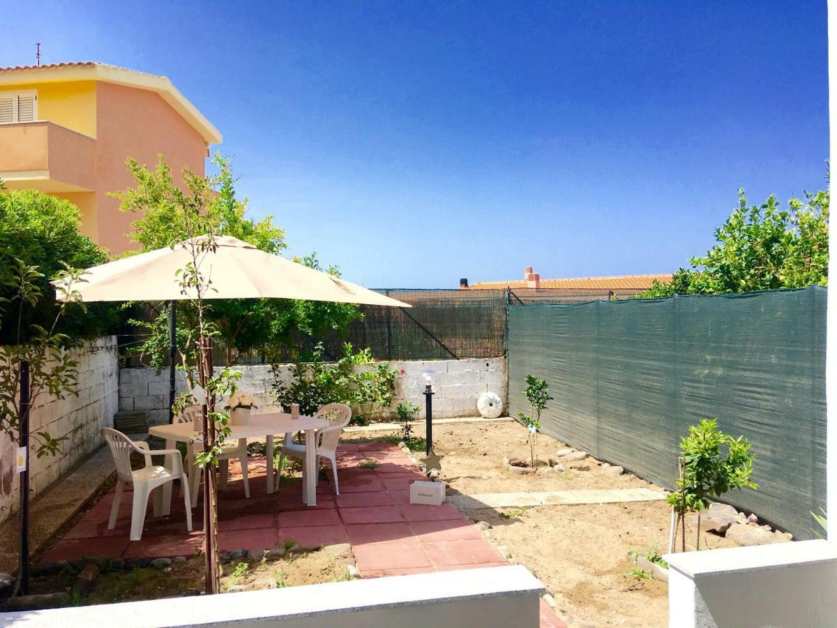 Apartament Victoria 150Mt From Beach Кастелсардо Екстериор снимка